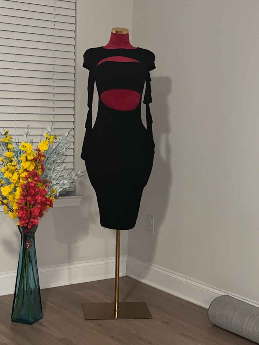 Better Be Black Midi Dress Cutouts - Picture 6 of 11